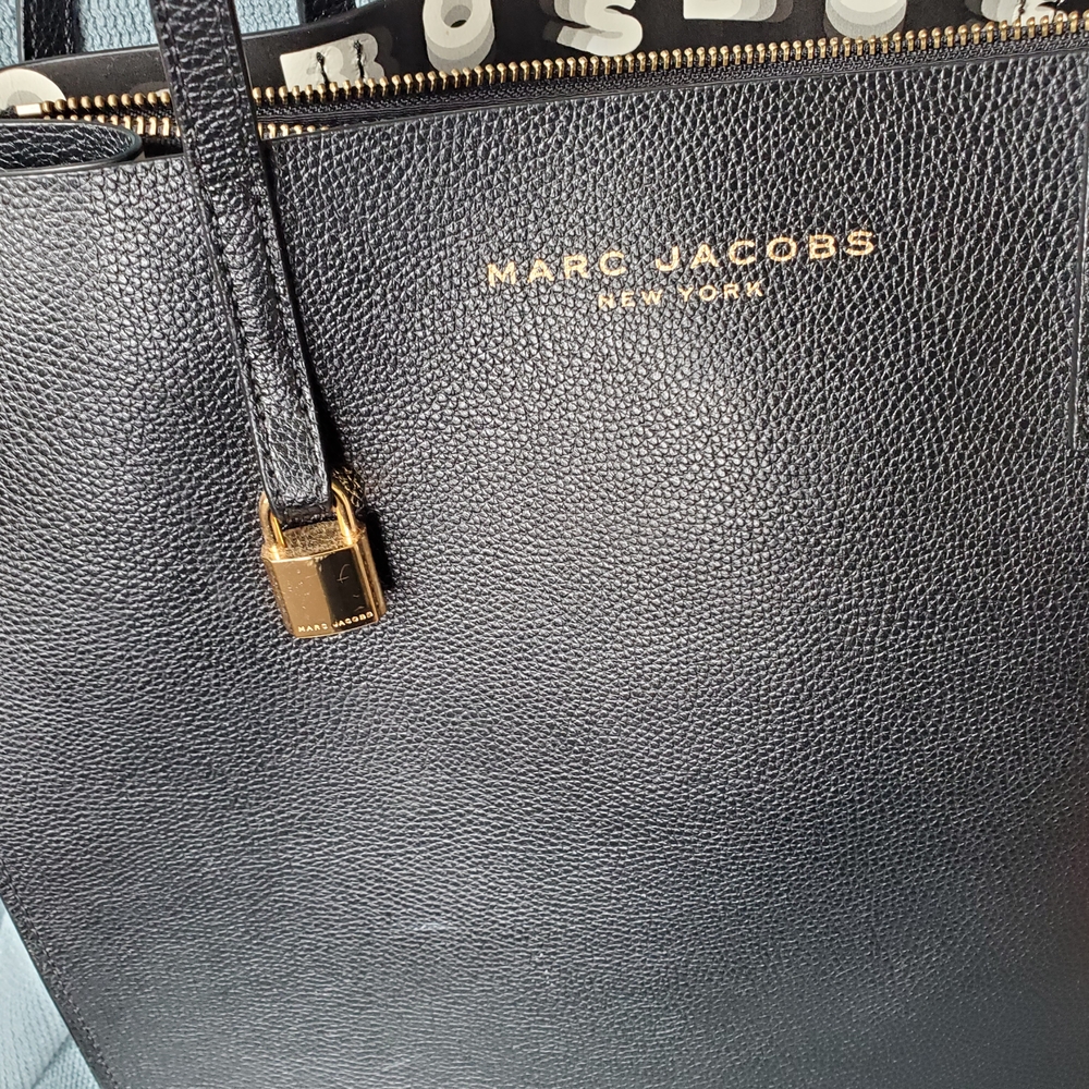 Marc Jacobs Black Leather Tote Sleek Design - Picture 5 of 16